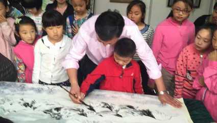 工作动态 爱辉区青少年活动中心联合承办的“中俄教育工作者美术作品展”在丰台区青少年宫成功举