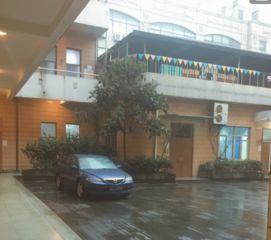 青少年宫停车特例