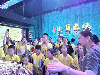 “行知中国美”青少年三峡研学营在重庆开营,新民晚报小记者团随营