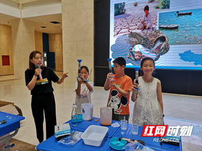 长沙市青少年宫:青少年携手文创产品 当好小“河小青”